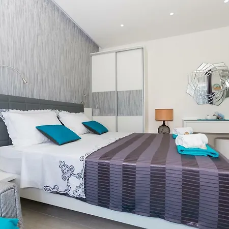 Studio Apartman Gazzo * سبليت