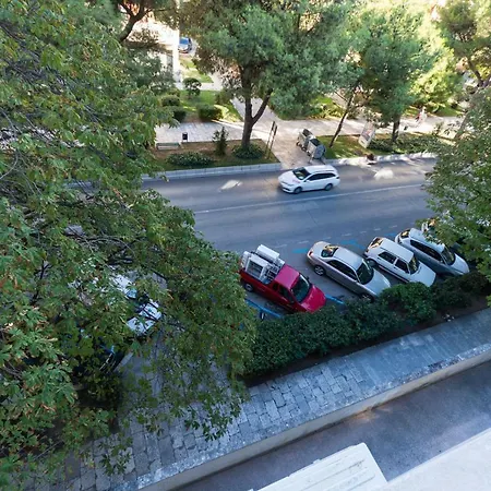 Studio Apartman Gazzo شقة *